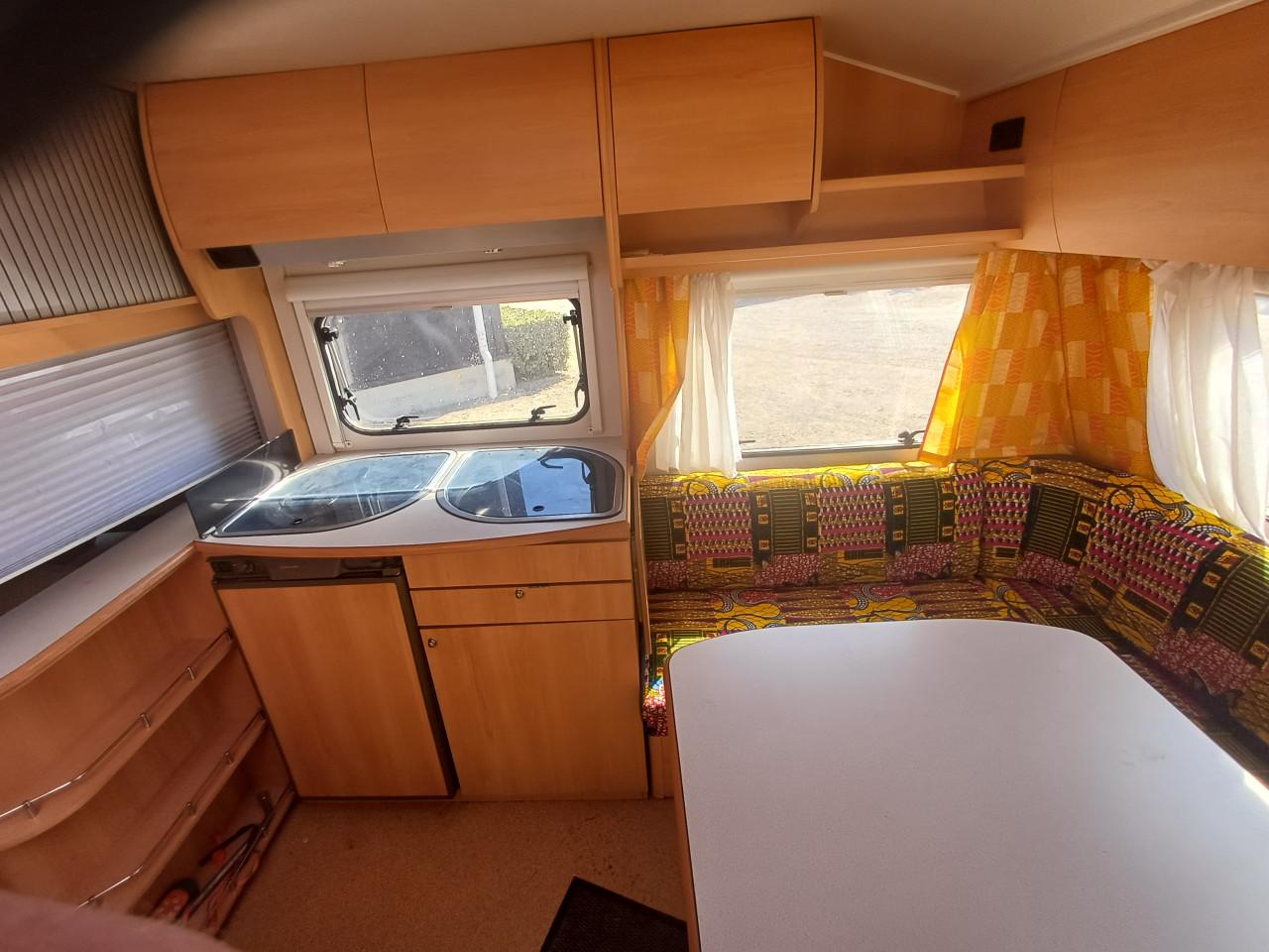 Home Car Caravan Met mover en voortent