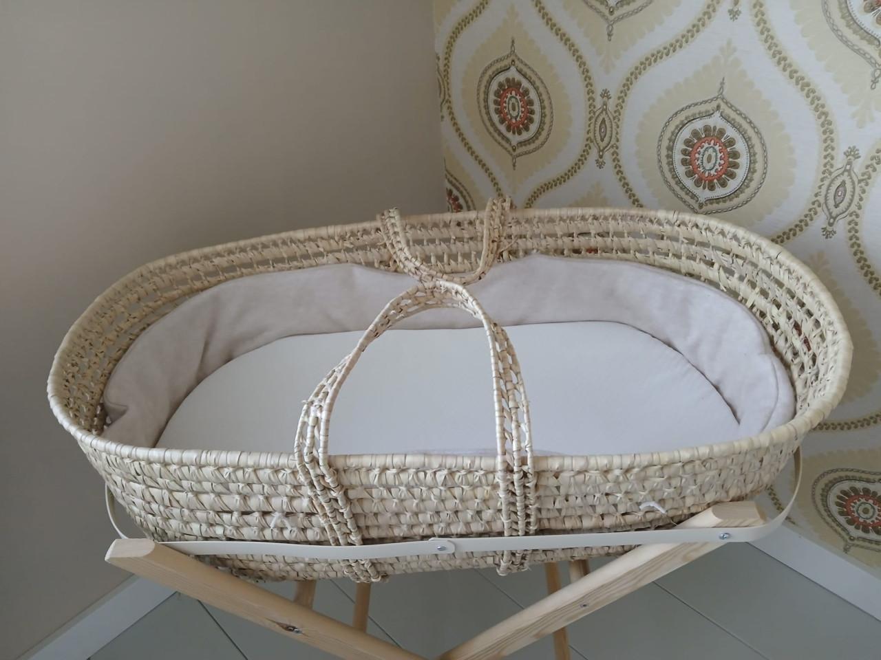 Mozesmandje met standaard wieg