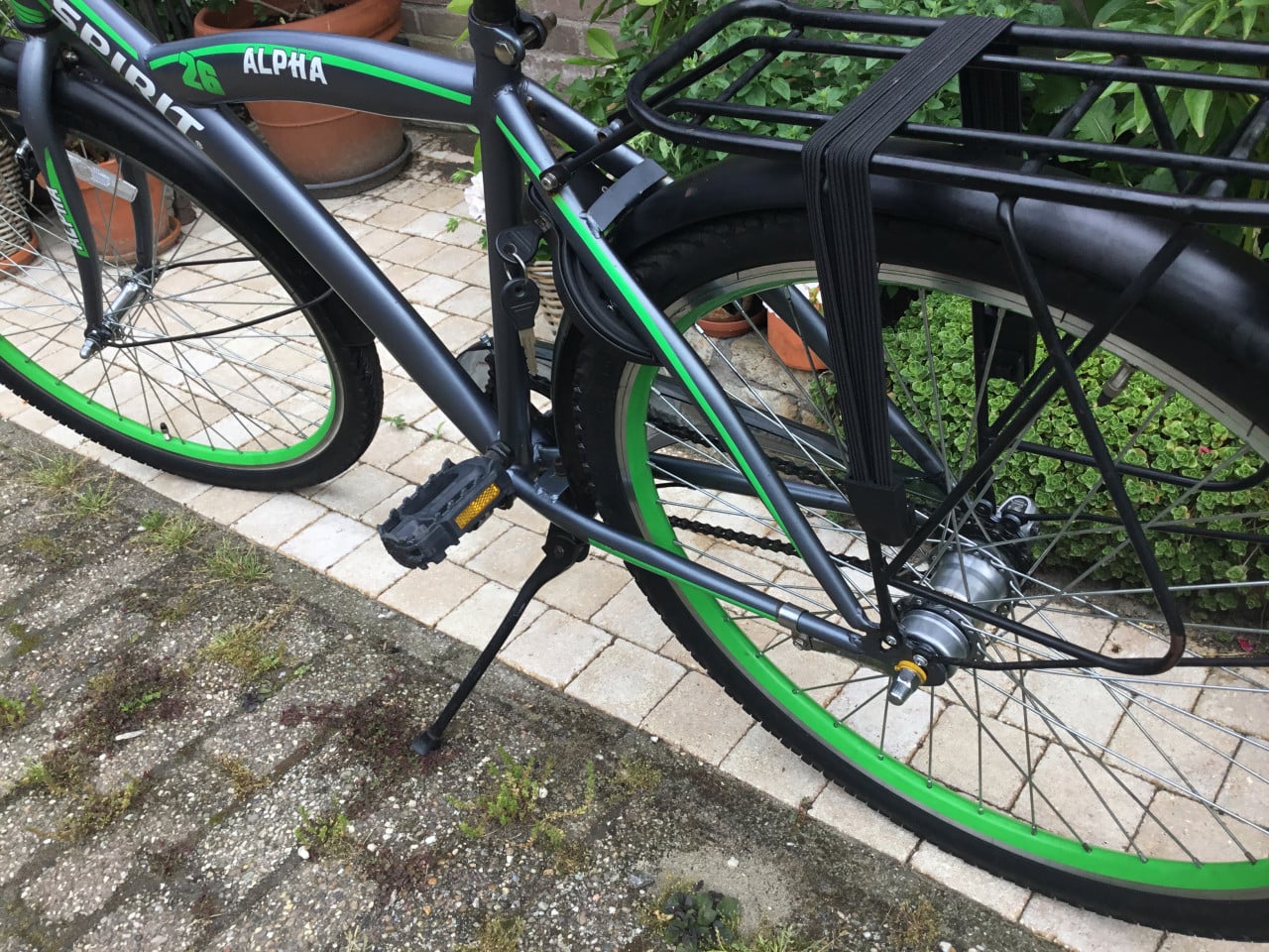 Jongensfiets met 3 versnellingen, handrem, achteruit trap rem,verlichting.
