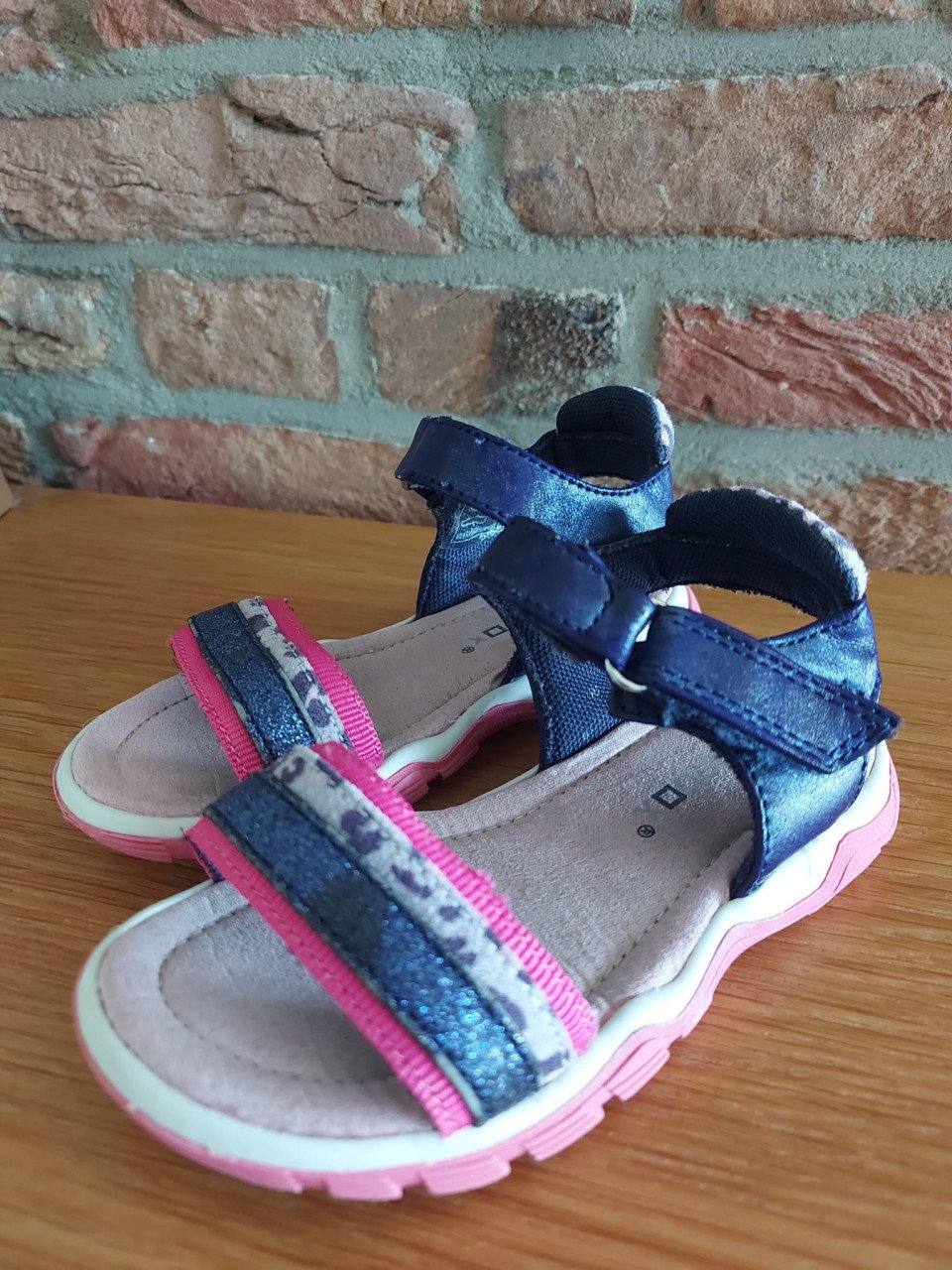 Z.g.a.n. blauw roze sandalen (maat 26)