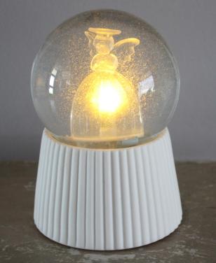 Sneeuwbol met lichtgevende engel