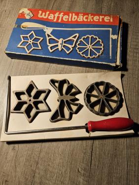 Mooi vintage gietijzeren koek en wafelvorm/pers, germany ddr