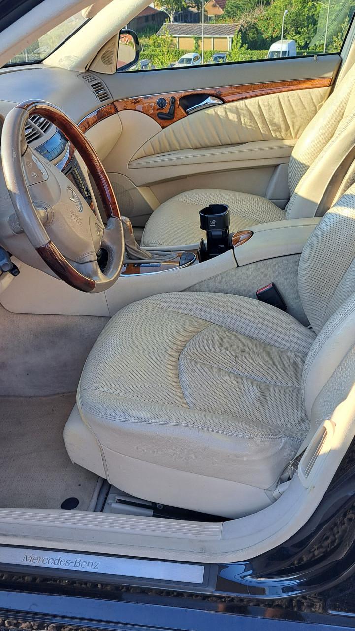 Mercedes E500 Diep Zwart 2004 287.200 km € 5.500