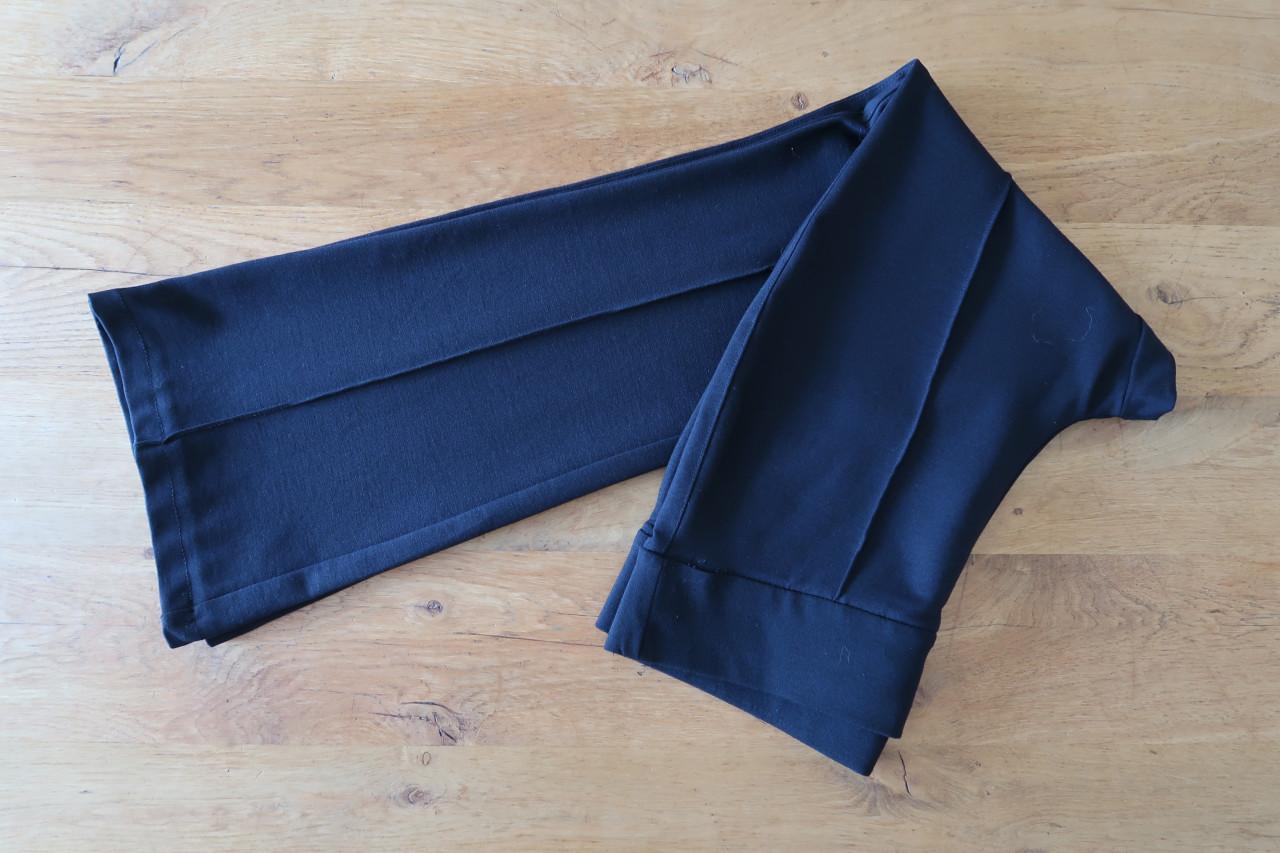 2 Zwarte damespantalons als nieuw, in maat 2XL en maat 44 ANDCOWOMAN & C&A