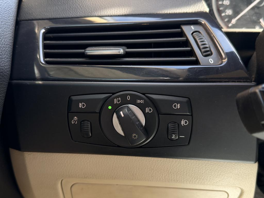 BMW 5 Serie touring 520i business line | cruise | navi | leder | stoelverwa