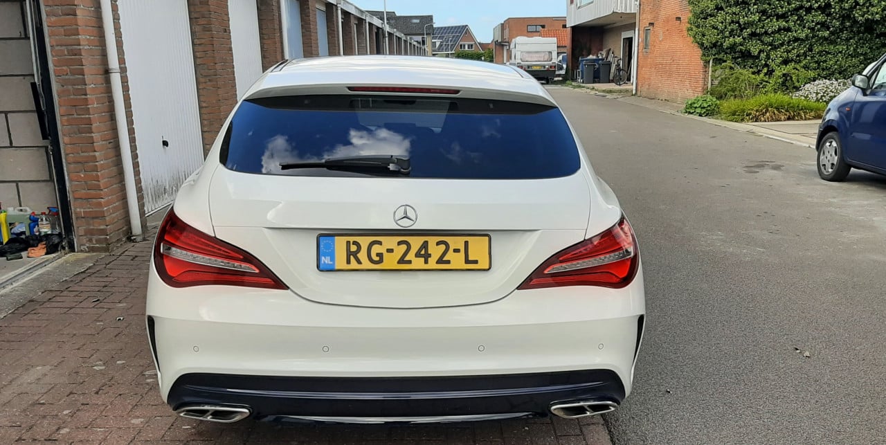 Mercedes cla 180 shooting brake Ambition AMG pakket