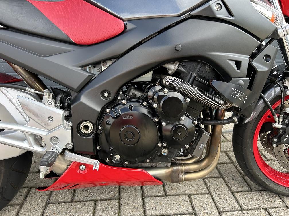 Suzuki GSR600 uit 2010 met slechts 9147 km!!, LeoVince/TopBlocks €3650,-