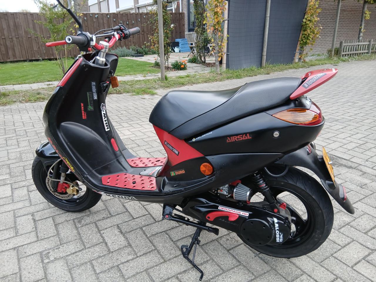Te koop snelle peugeot vivacity alles van malossi nieuw