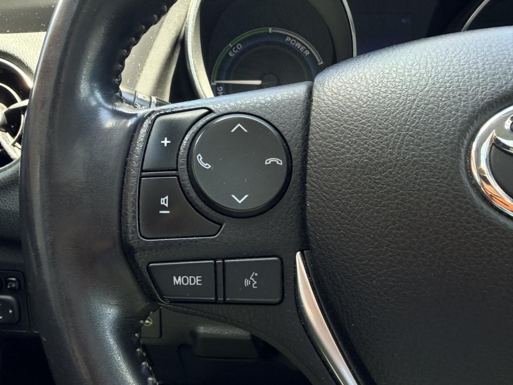 Toyota Auris touring sports 1.8 hybrid lease pro | radio | nav | panorama d