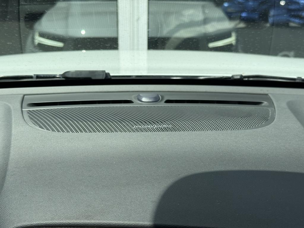 Volvo XC40 t5 262pk recharge ultimate dark |leder+ memory| camera| h&k soun