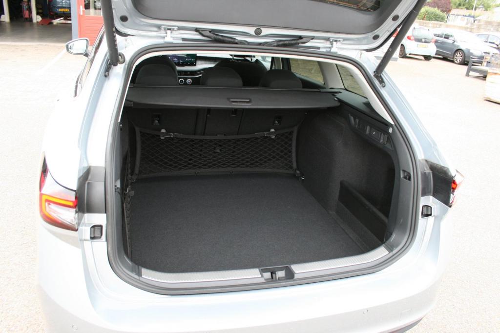 Skoda Superb combi 1.5 tsi mhev first edition