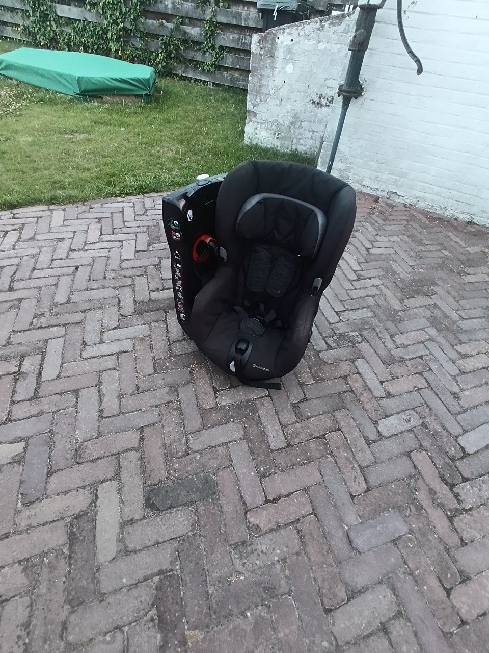 Maxi-cosi, Axiss