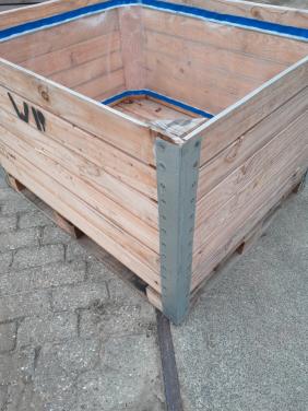 Kist voor Opslag Materiaal. 100x120x75cm  15 euro per stuk