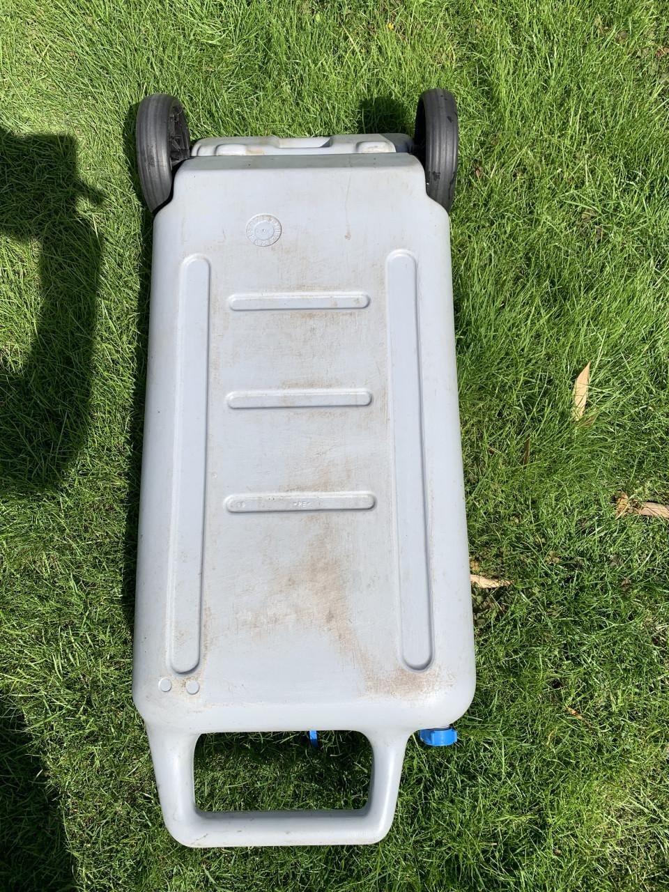 Carysan afvalwatertank van 23 liter met wielen