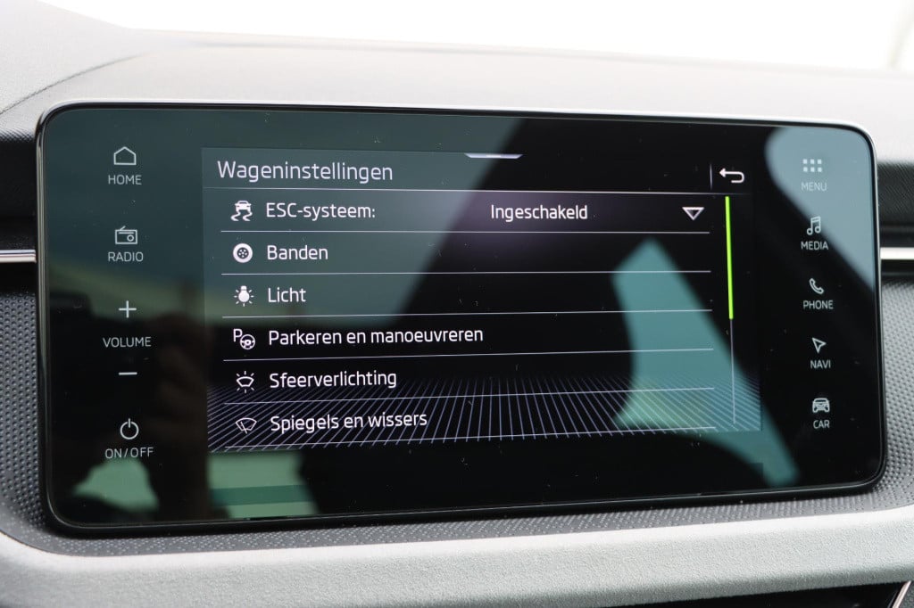Skoda Scala 1.0 tsi business edition - travel assist