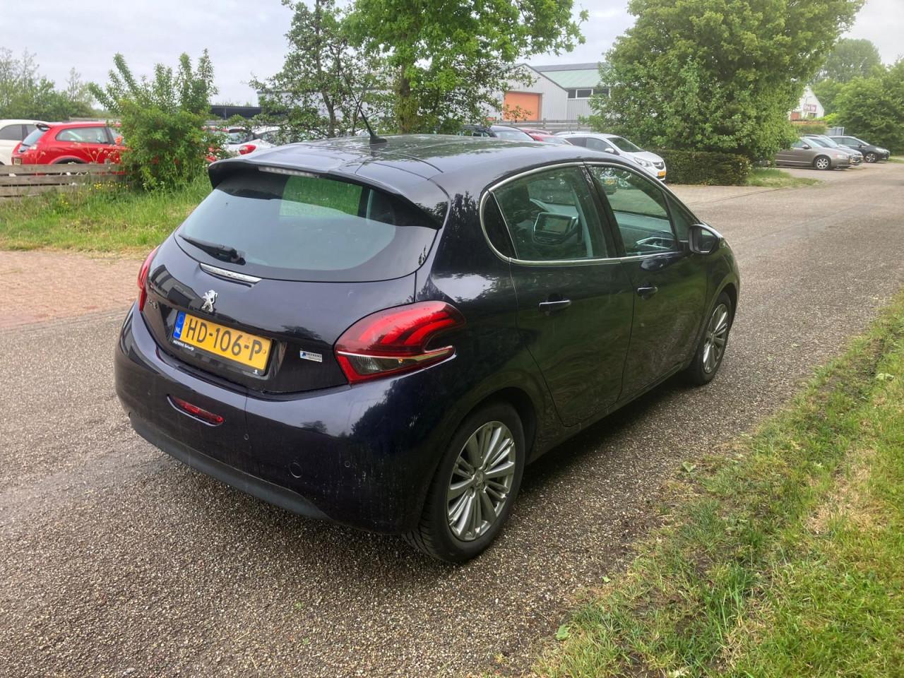 Peugeot 208 1.2