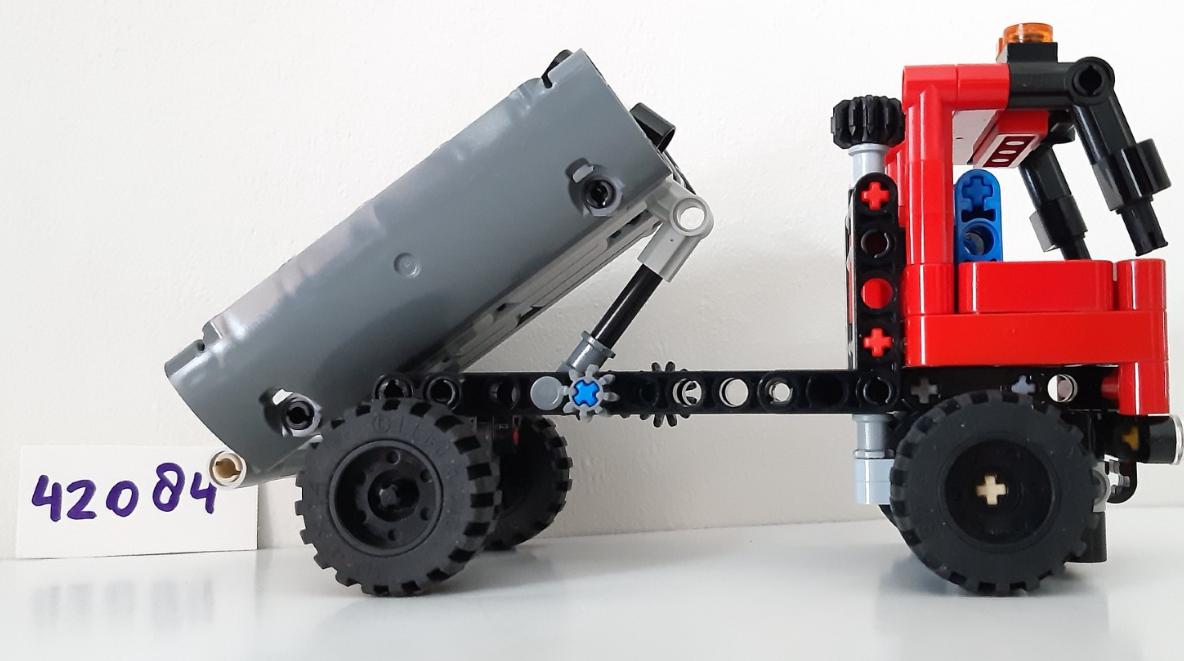 LEGO Technic 42084: Haaklader OF luchthaven brandweerwagen