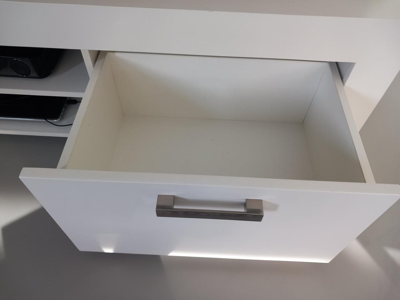 Mooi wit televisiemeubel