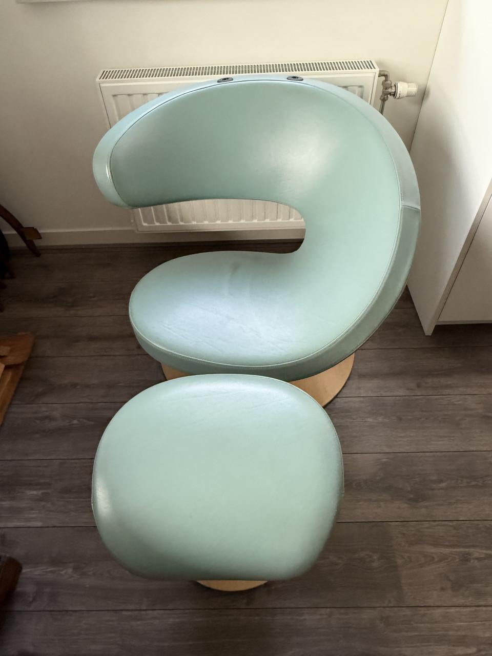 Comfortabele Varier Peel stoel met voetenbank – leer – zeer goede staat