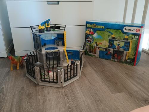 Schleich dinosaurus