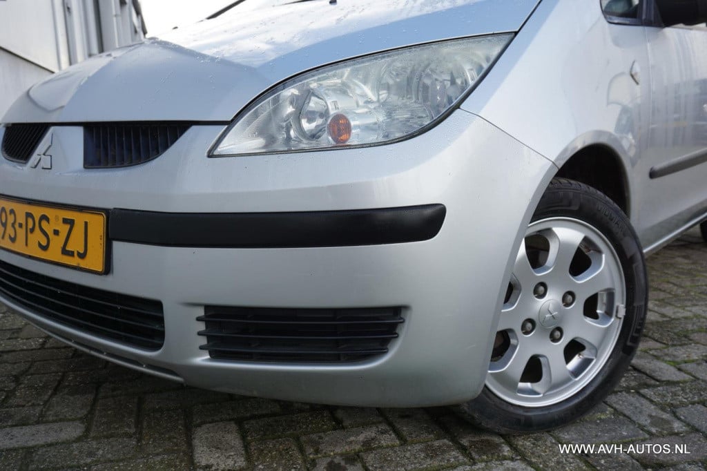 Mitsubishi Colt 1.5 invite automaat