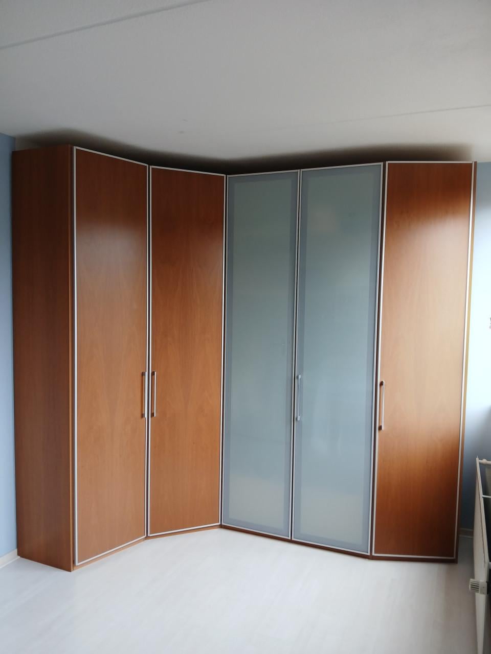 Hoekkledingkast