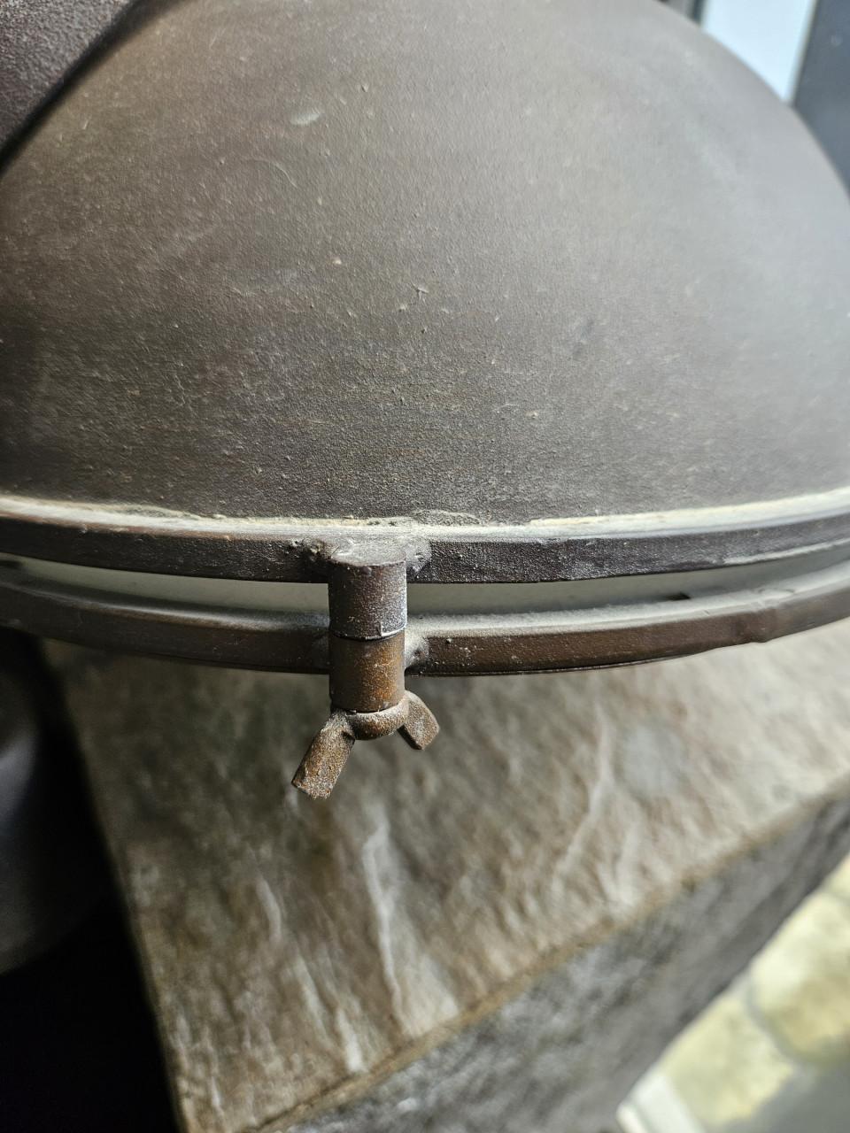 Prachtige antieke industriele Eliga hanglamp van brons...