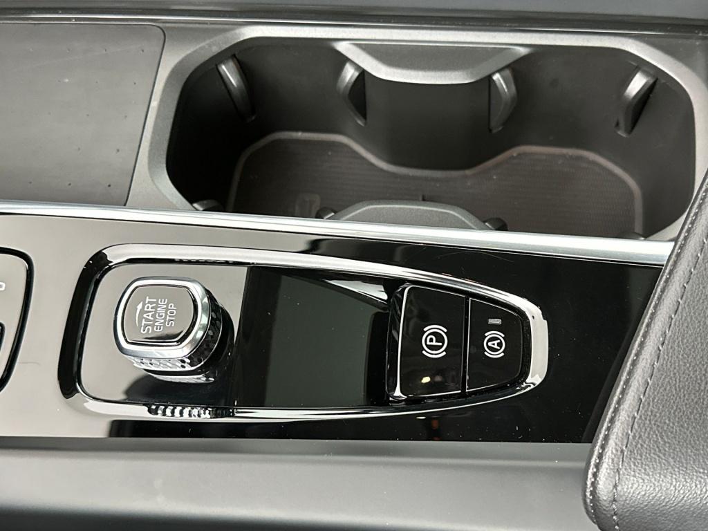 Volvo XC60 t8 455pk recharge dark| luchtvering| adap.cruise| 360camera| awd