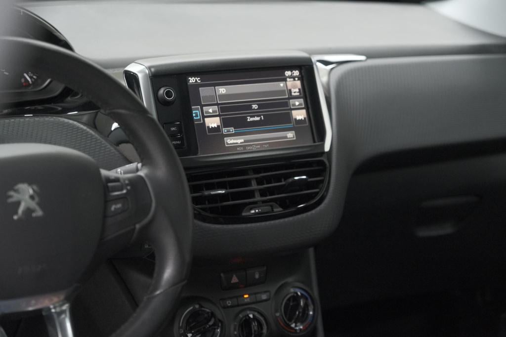 Peugeot 2008 puretech 110 blue lion | trekhaak | apple carplay | panoramada