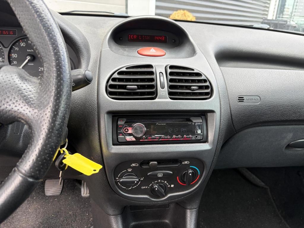Peugeot 206 1.4 xs/inruilkoopje/apk tot december 2026/beginnersauto/