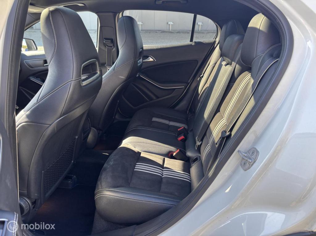 Mercedes-Benz Gla-klasse 200 premium plus amg edition