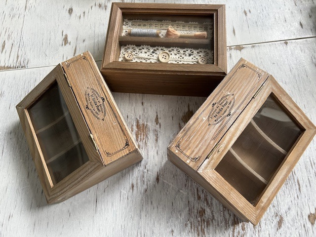 Leuke vitrine kistjes.....