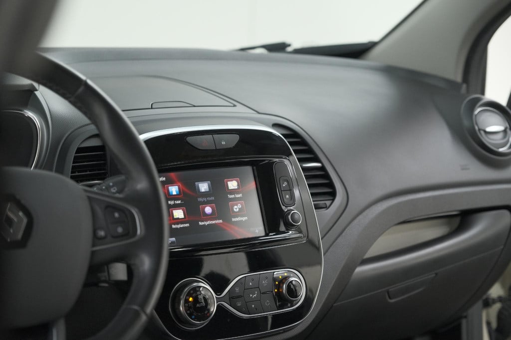 Renault Captur tce 90 intens | trekhaak | camera | navigatie | parkeersenso