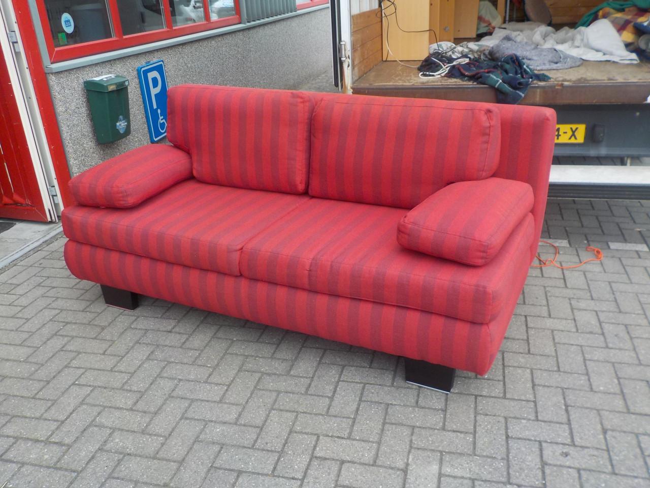 Mooie kwaliteit extra grote slaapbankin vrijwel nieuw staat 200 x 150 cm
