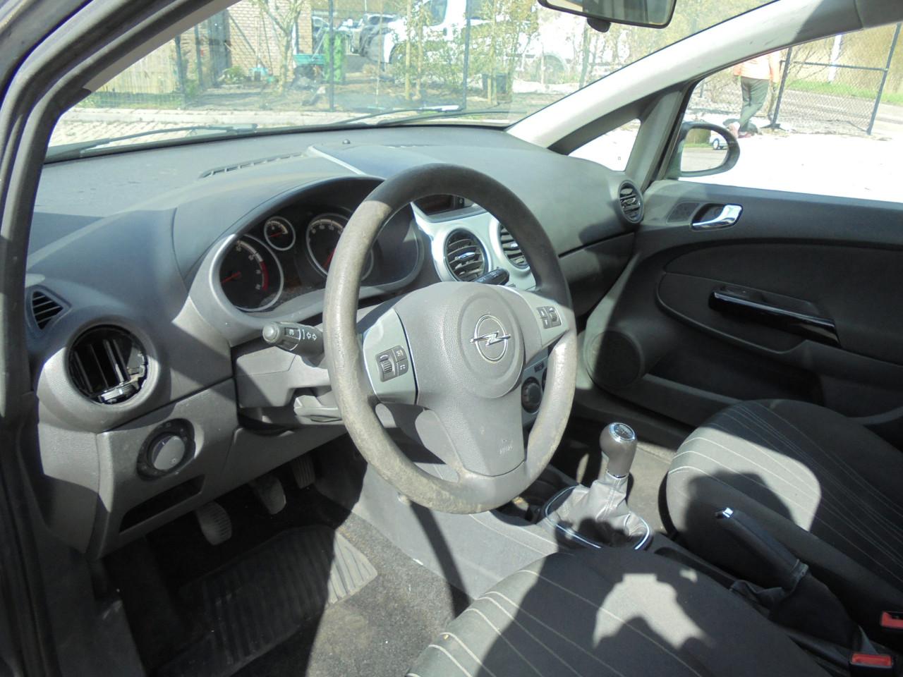 Corsa 1.2-16V bouwjaar 2008 met N.A.P de Apk is tot December 2026 € 895