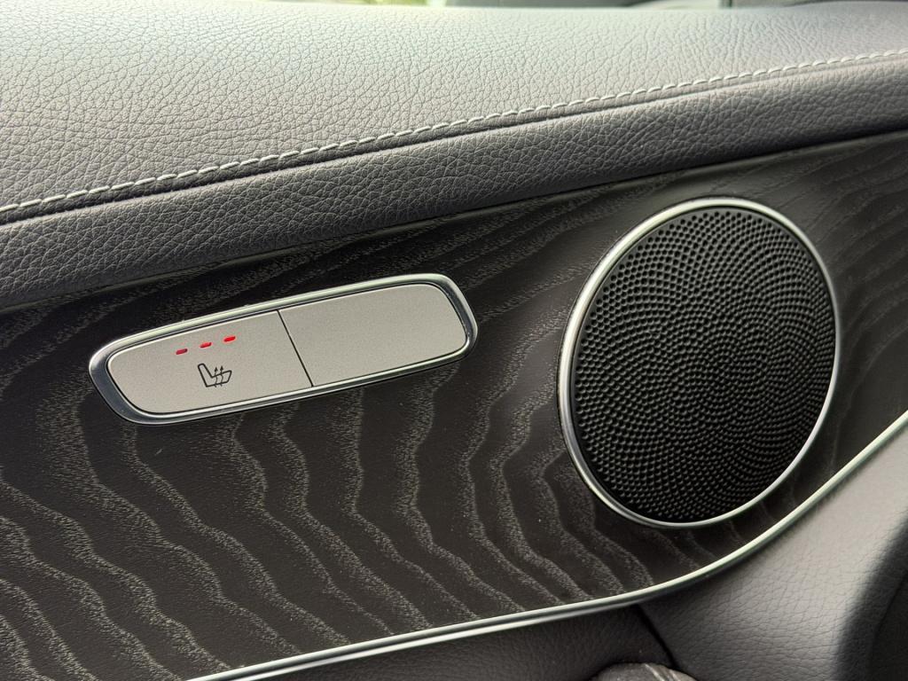 Mercedes-Benz Glc 250 4matic amg line i camera i stoelverwarming i lederen 