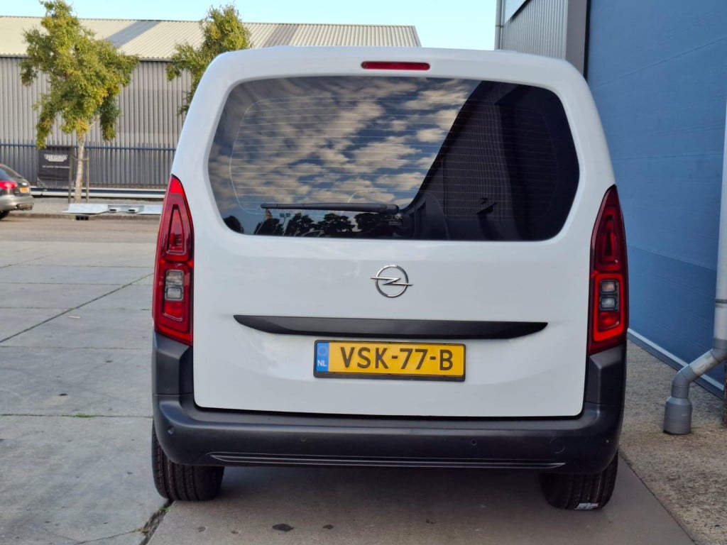 Opel Combo 1.5d l1h1 edition airco / cruise controle / navi / euro 6