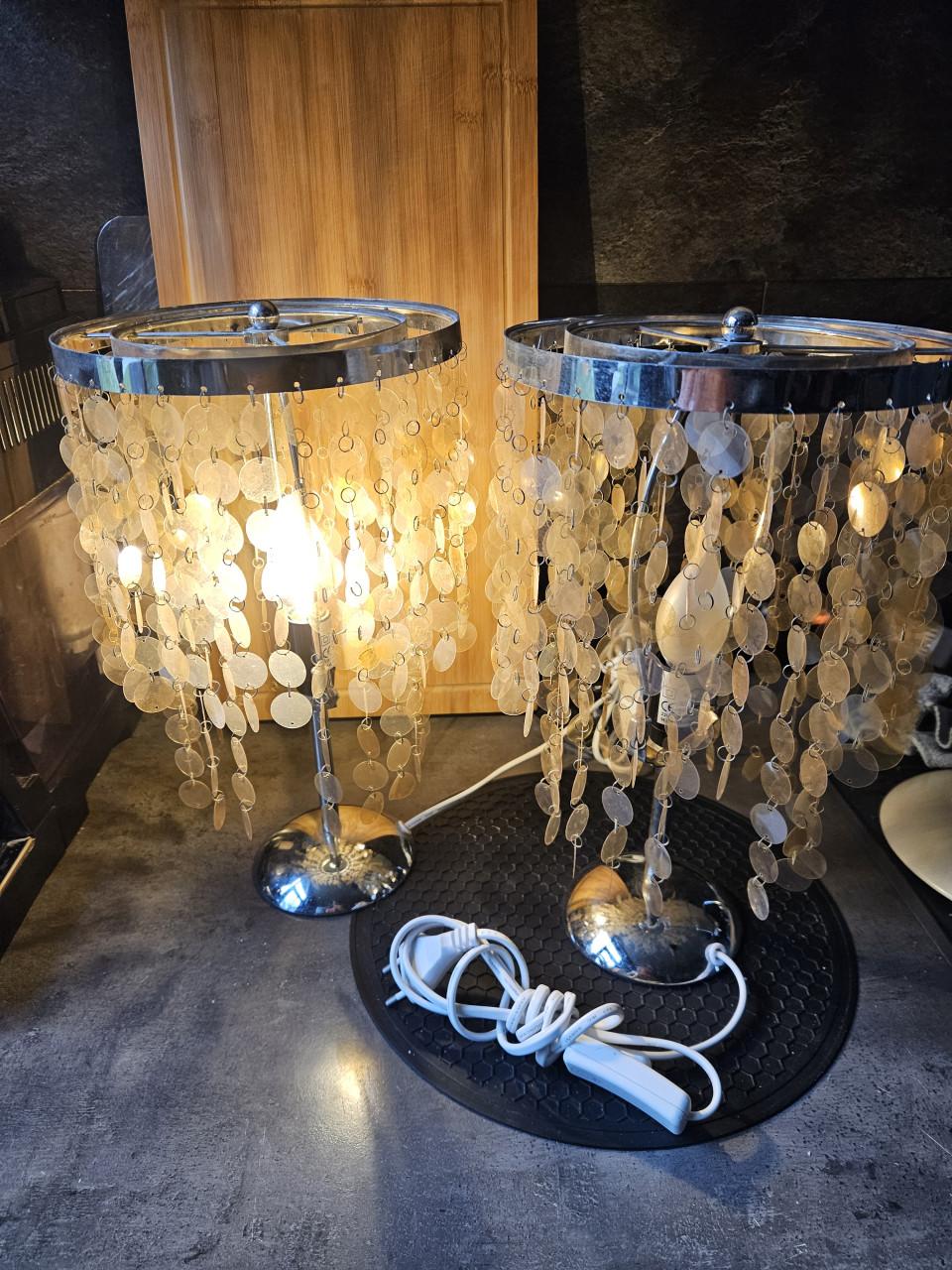 2 prachtige vintage design tafellampen, chroom en bladeren