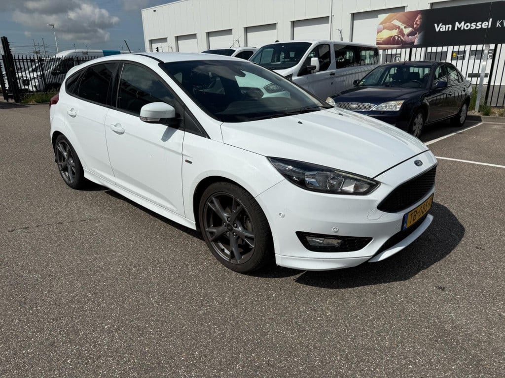 Ford Focus 1.0 st-line | climate control | cruise control | voorruit verwar
