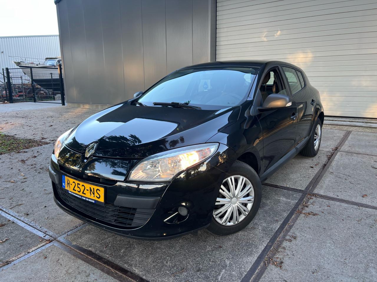 Renault Megane 1.6 Authentique 159.173KM