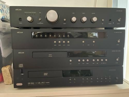 Arcam FMJ hifi set aangeboden.