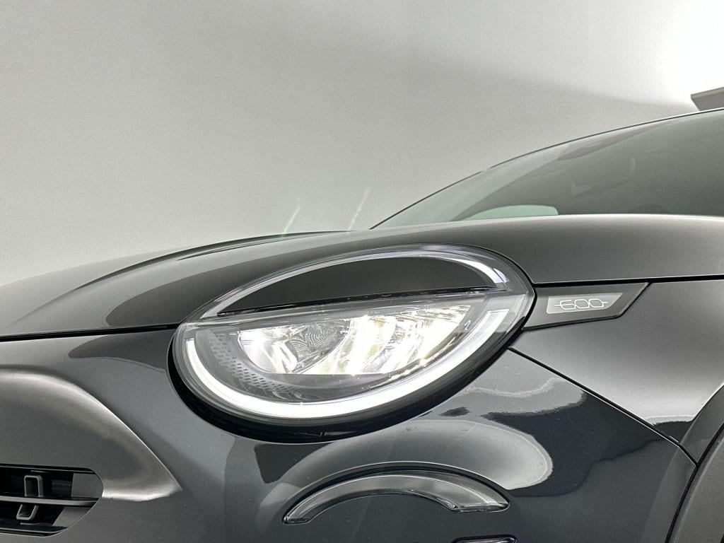 Fiat 600 1.2 hybrid urban | apple & android carplay | parkeersensoren | led