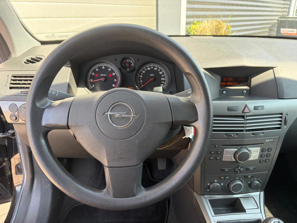 Opel Astra 1.4 essentia/1e eigenaar/airco/lichtmetaal/zwart metallic/