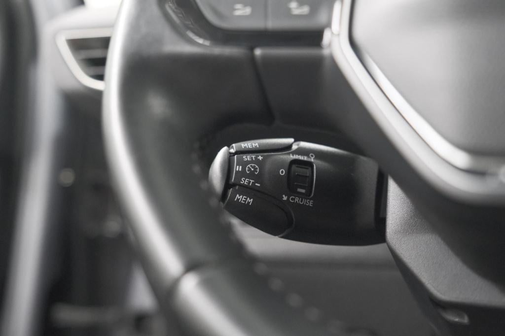 Peugeot 3008 puretech 130 gt line eat8 | trekhaak | camera | parkeersensore