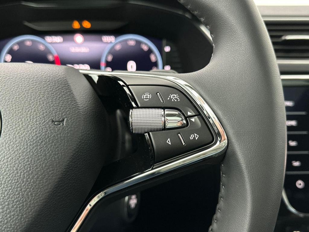 Skoda Superb combi 1.5 tsi business edition plus dsg7