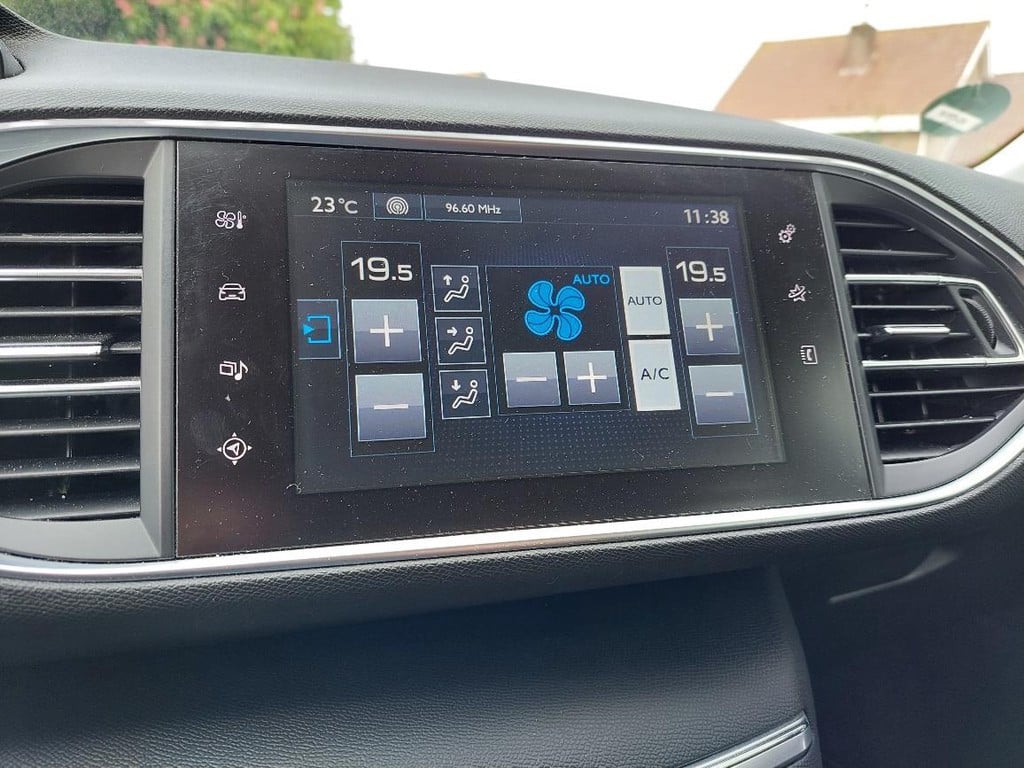 Peugeot 308 1.2 puretech active | navi | park.sens | climate control