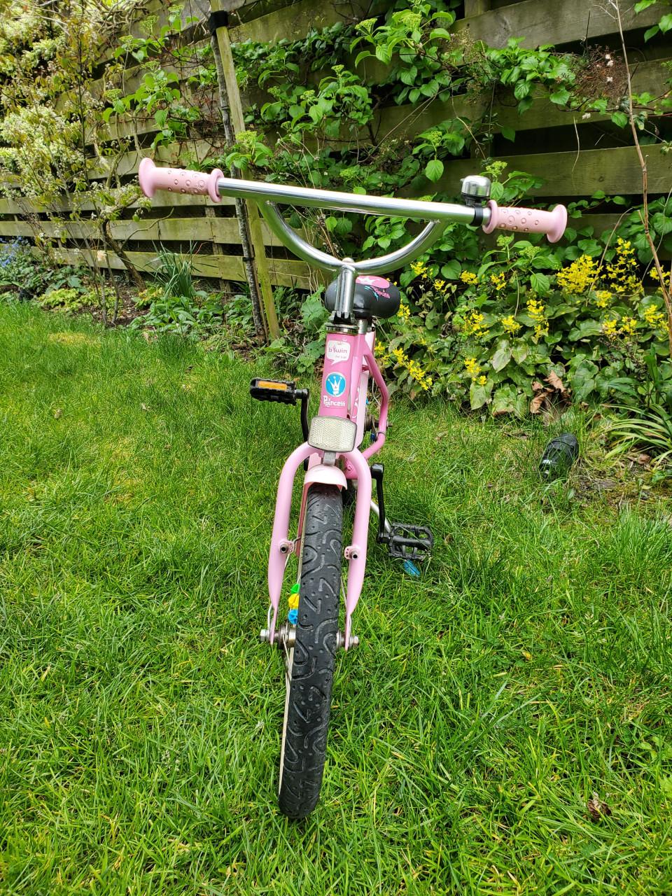 Roze kinderfiets