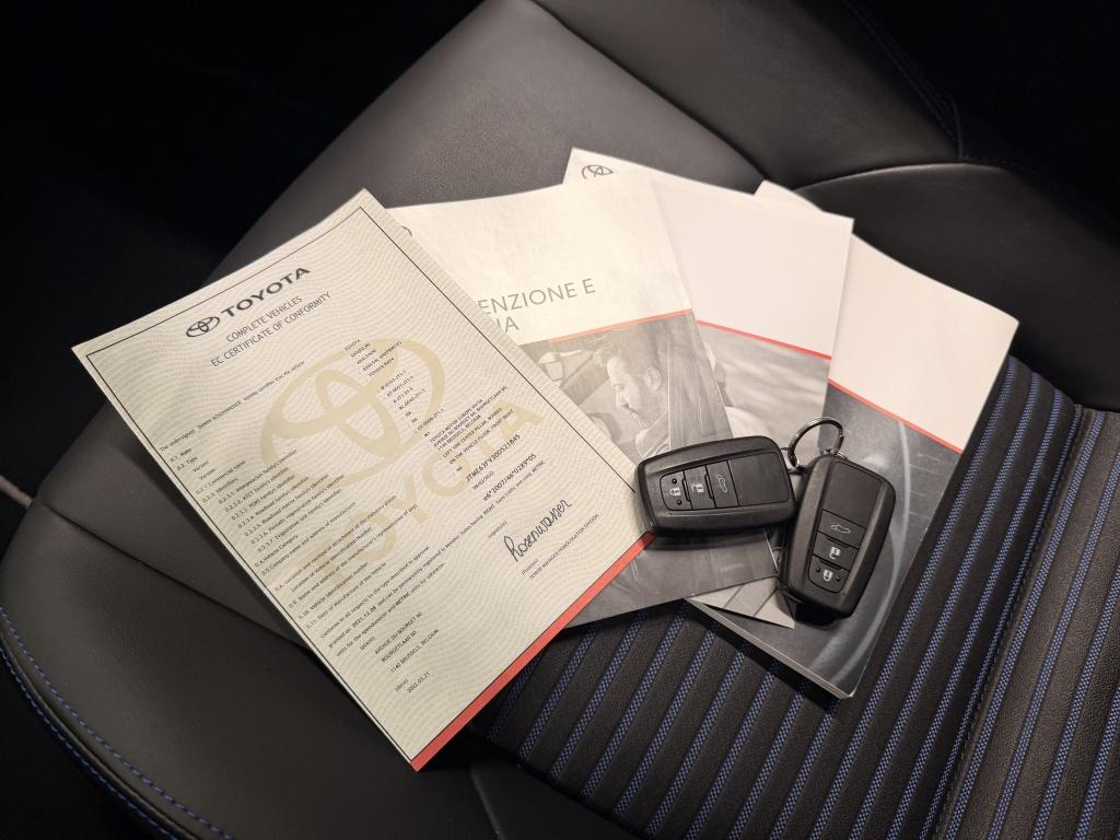 Toyota Rav4 2.5 hybrid awd bi-tone| jbl| achtr.camera| adapt.cruise