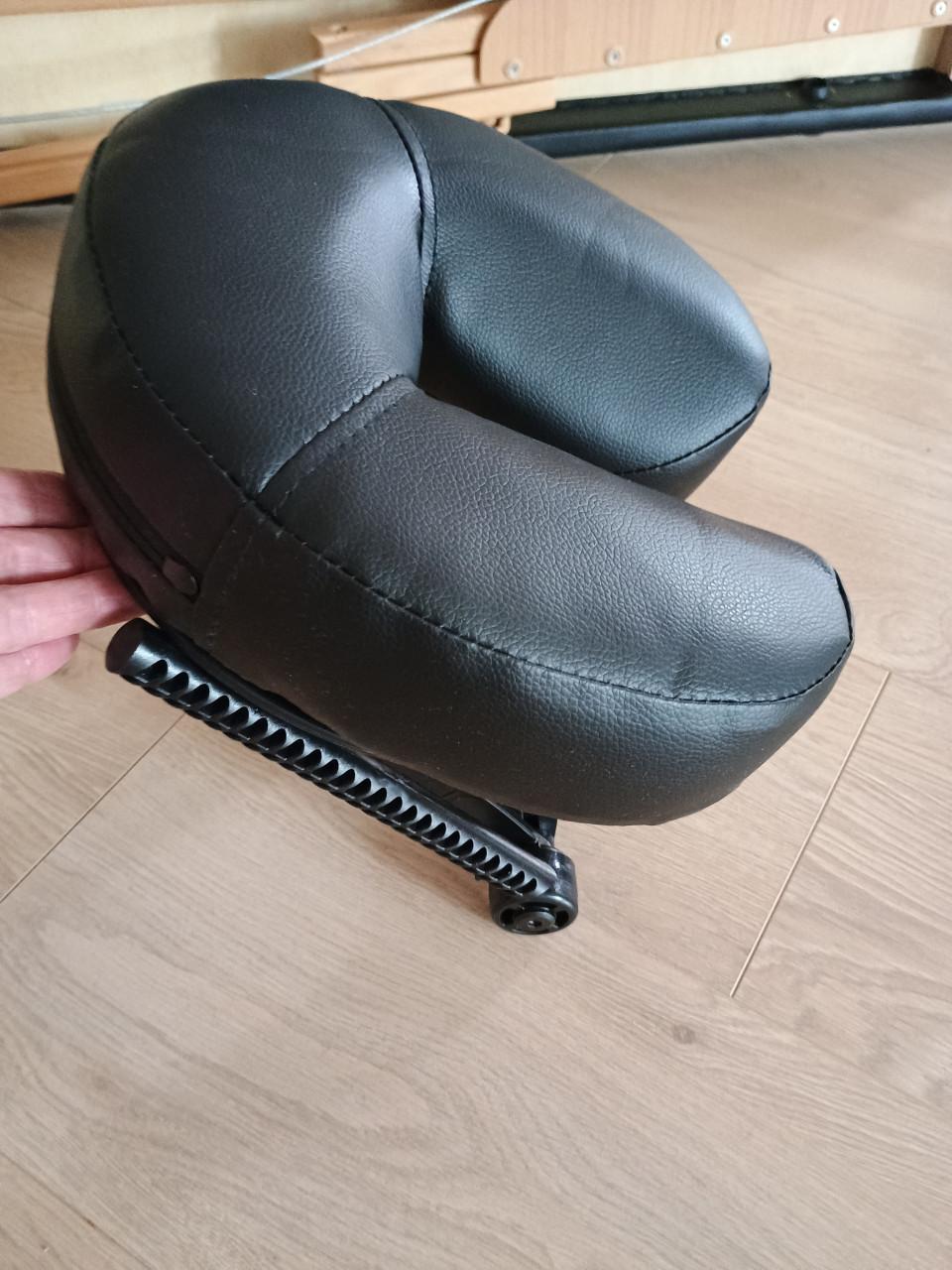 Te koop: massagetafel (in hoogte verstelbaar)