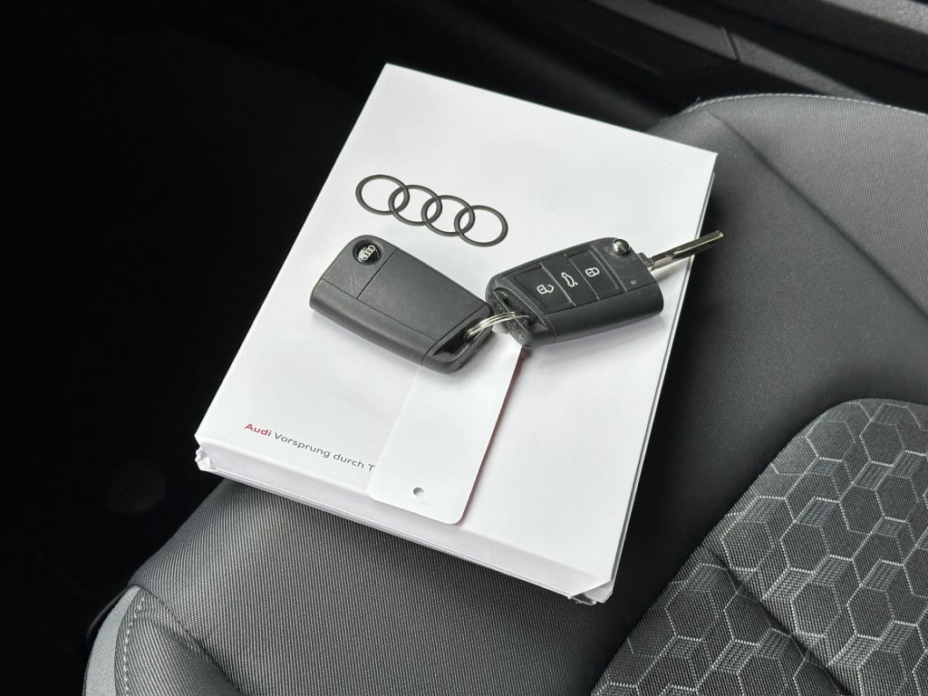Audi A1 allstreet 30 tfsi 110pk s-tronic business edition | led | camera | 